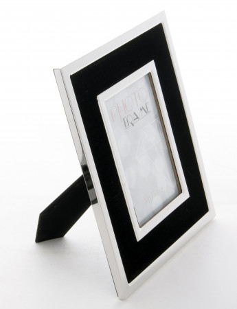 detail Fotorámeček černý se stríbrným okrajem 10x15 cm GD DESIGN