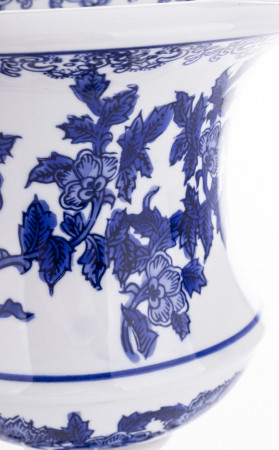 detail Keramická váza bílomodrá na nožce GD DESIGN
