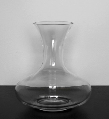 Skleněná váza tvar karafa