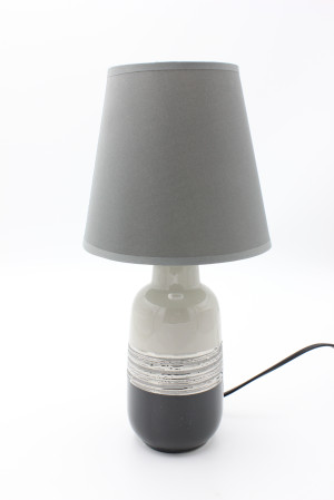 detail Stříbrno-šedá stolní lampa GD DESIGN