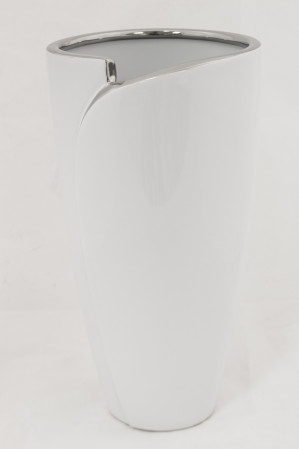 detail Bílá váza se stříbrným skladem GD DESIGN