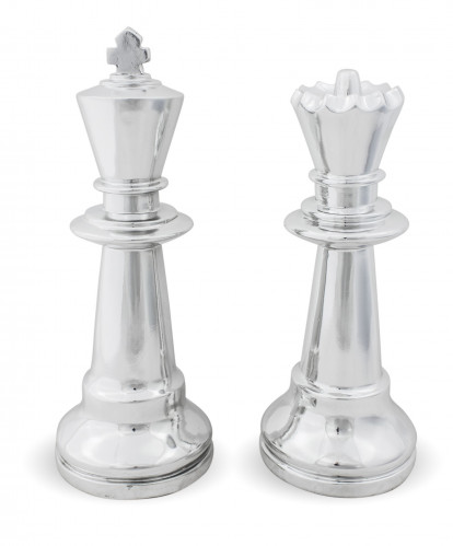 Sada stříbrných šachových figurek