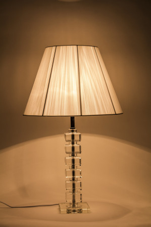 detail Elegantní bílá lampa GD DESIGN