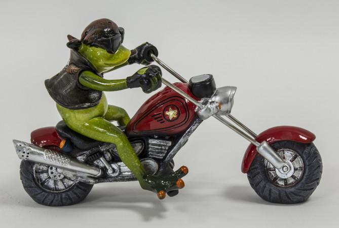 detail Figurka žába motorkář GD DESIGN