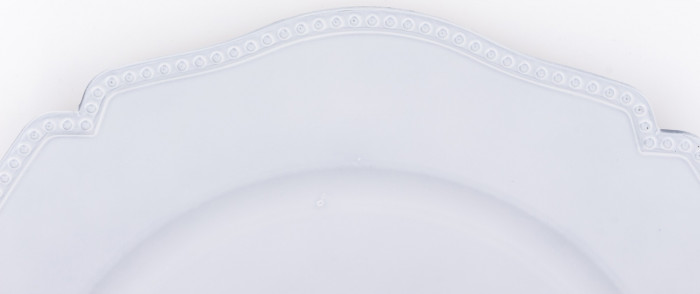 detail Dekorativní talíř bílý plast GD DESIGN