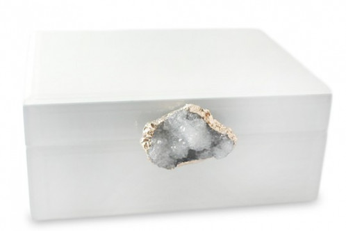 Elegantní bílá šperkovnice s kamenem