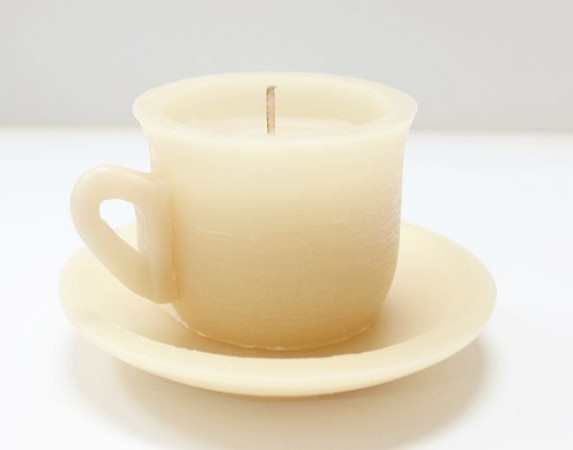 detail Béžová svíčka šálek vanilka GD DESIGN